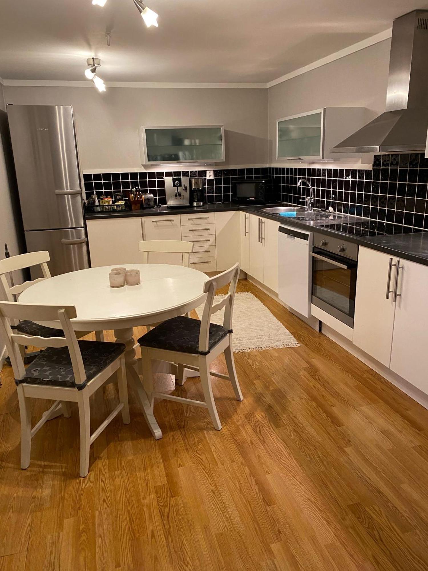 Oestravi Visby 2 Rok Stor Altan Apartment Exterior foto